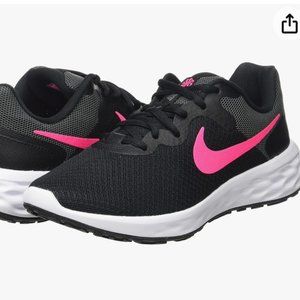 Nike Revolution 6